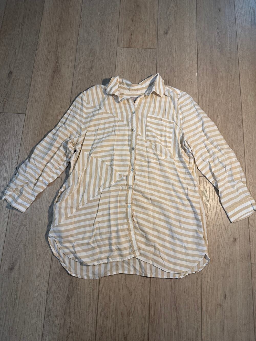 Chicos Women’s Tan and White Striped Tunic Size 3 (16-18)